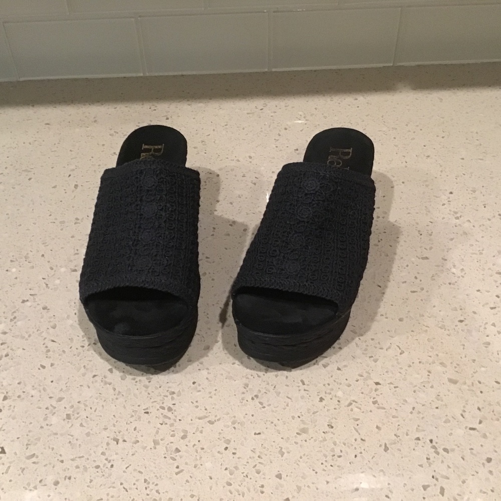 Reba Brand Wedge Sandal Black size 8